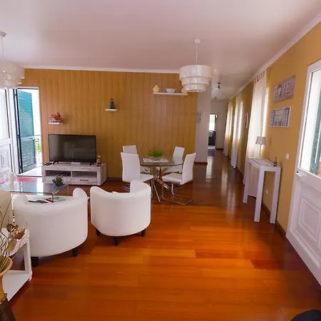 Oliveira's - Madeira Island * Ponta Delgada (Madeira)