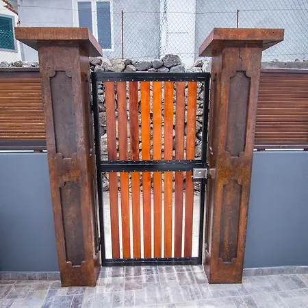 Oliveira's - Madeira Island * Ponta Delgada (Madeira)