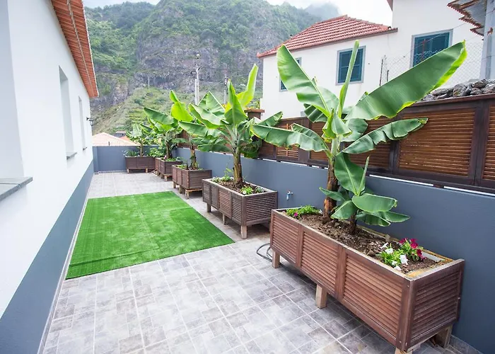 Oliveira's - Madeira Island * Ponta Delgada (Madeira)